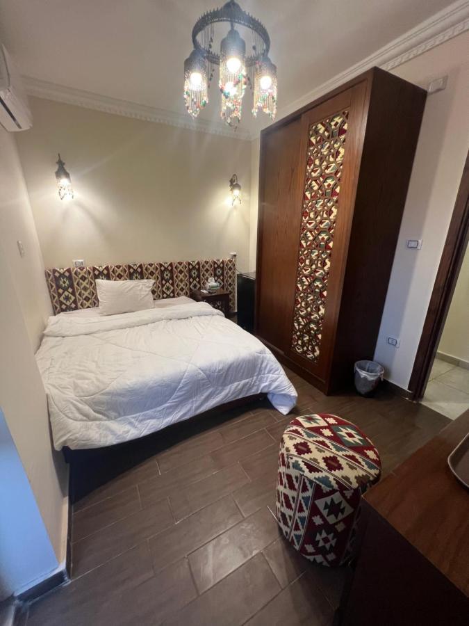 Bedouin Pyramids View Hotel Kafrat al Jabal Exterior foto