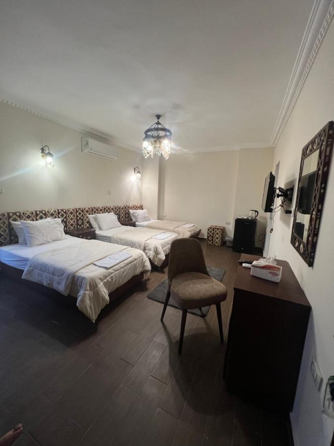 Bedouin Pyramids View Hotel Kafrat al Jabal Exterior foto