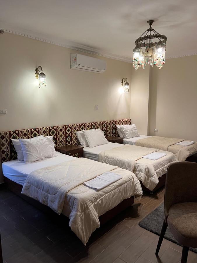 Bedouin Pyramids View Hotel Kafrat al Jabal Exterior foto
