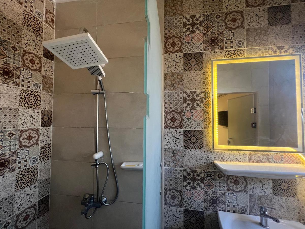 Bedouin Pyramids View Hotel Kafrat al Jabal Exterior foto