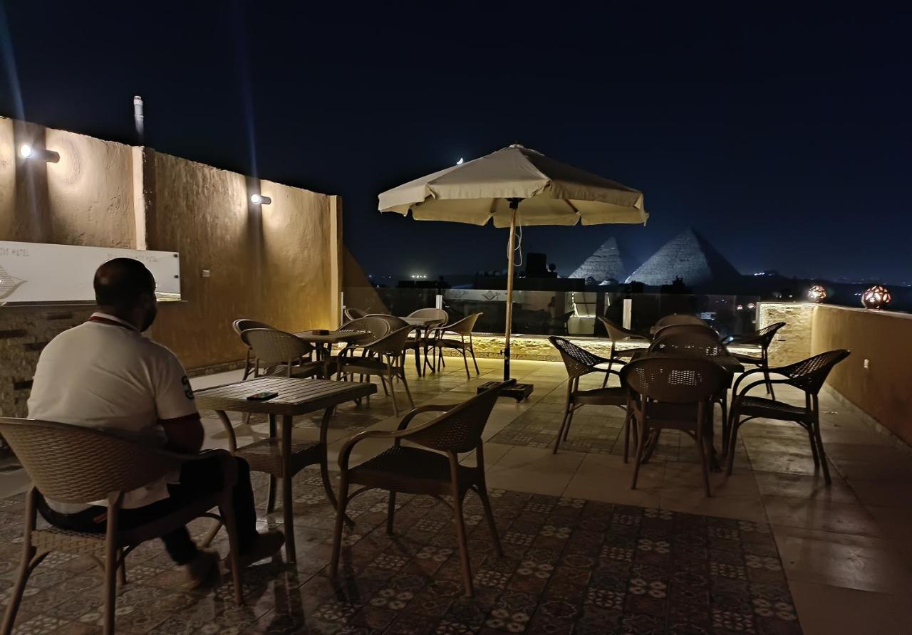 Bedouin Pyramids View Hotel Kafrat al Jabal Exterior foto